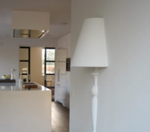 drijvers-oisterwijk-nieuwbouw-interieur-strak-modern-ingestucte-lamp-voor-pagina