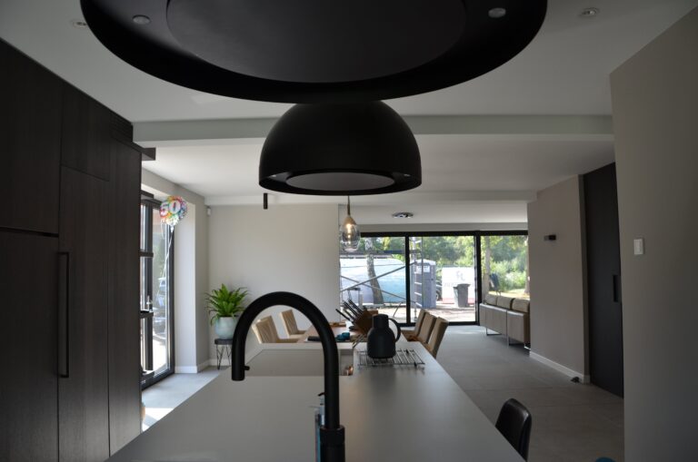 drijvers-oisterwijk-verbouwing-interieur-modern-hout-gevel-armaturen-keuken-woonkamer (9)