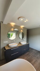 drijvers-oisterwijk-verbouwing-interieur-details-hout-front-strak-modern-particulier-badkamer-keuken-armaturen (13)