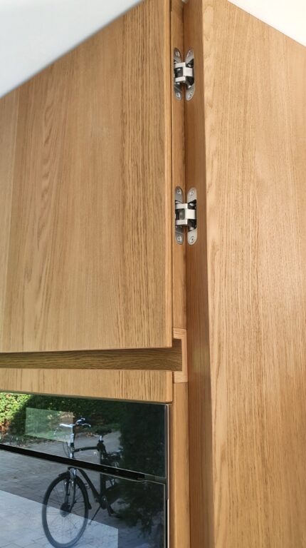 drijvers-oisterwijk-verbouwing-interieur-details-hout-front-strak-modern-particulier-badkamer-keuken-armaturen (2)