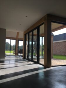 drijvers-oisterwijk-nieuwbouw-exterieur-woning-particulier-baksteen-dakpannen-hout-puien (1)