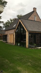 drijvers-oisterwijk-nieuwbouw-exterieur-woning-particulier-baksteen-dakpannen-hout-puien (8)