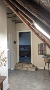 drijvers-oisterwijk-restauratie-boerderij-slaapkamer-verbouwing-exterieur-interieur-houten-spant-steen-landelijk (21)