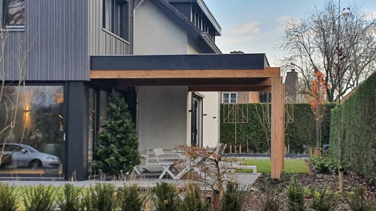 drijvers-oisterwijk-verbouwing-interieur-modern-exterieur-houten-gevel-wit-stucwerk-planten (11)