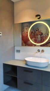 drijvers-oisterwijk-interieur-verbouwing-behang-armaturen-modern-particulier-detail-badkamer-woonkamer (5)