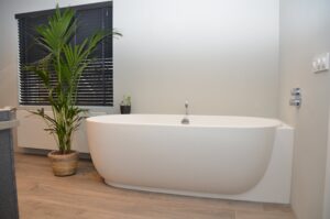 drijvers-oisterwijk-interieur-particulier-verbouwing-modern-armaturen-keuken-badkamer-woonkamer-eetkamer-tegel-hout-look (31)