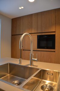 drijvers-oisterwijk-interieur-particulier-verbouwing-modern-armaturen-keuken-badkamer-woonkamer-eetkamer-tegel-hout-look (9)