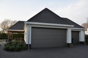 drijvers-oisterwijk-exterieur-nieuwbouw-villa-oisterwijk-modern-bakstenen-dakpannen-schoorsteen-wit (28)