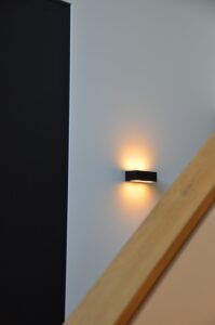 drijvers-oisterwijk-interieur-nieuwbouw-villa-zwarte-kozijnen-modern-meubels-keuken-sanitair-armaturen (14)