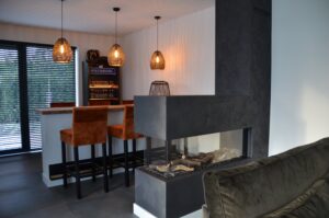 drijvers-oisterwijk-interieur-nieuwbouw-villa-zwarte-kozijnen-modern-meubels-keuken-sanitair-armaturen (7)