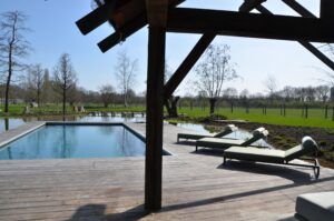 drijvers-oisterwijk-exterieur-nieuwbouw-villa-boerderij-particulier-riet-kap-hout-metselwerk-theehuis-bed-en-breakfast-stal-hout-spant (3)